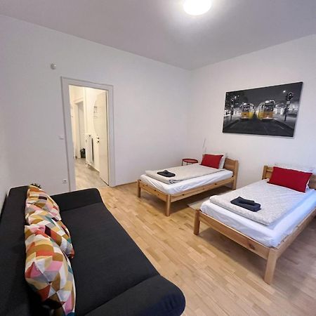 Boutique Family Apartment In The Heart Of City Budapest Eksteriør billede