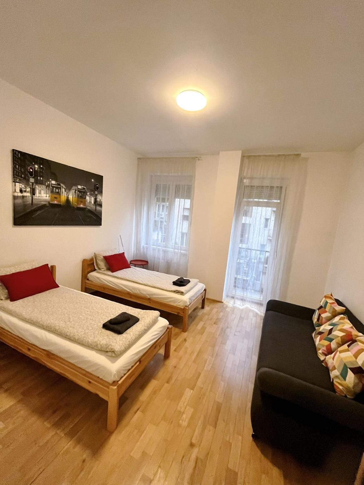 Boutique Family Apartment In The Heart Of City Budapest Eksteriør billede